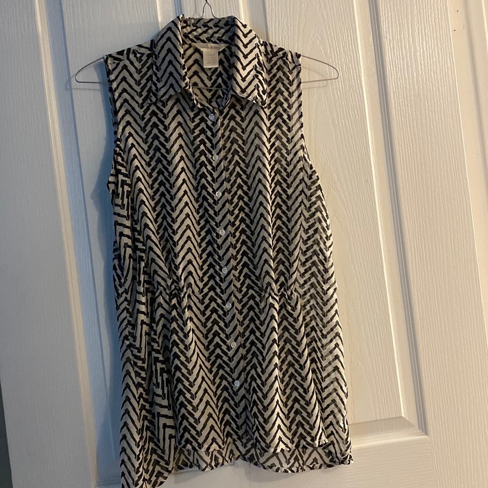 Nice blouse to wear casual or dress up